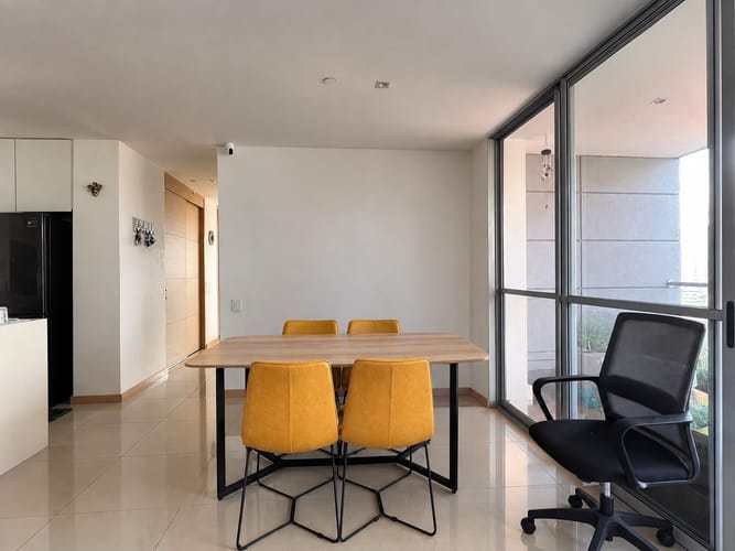 Apartamento de 3 alcobas en arriendo en El Poblado, Medellín, 108 m² · foto 2 de 11