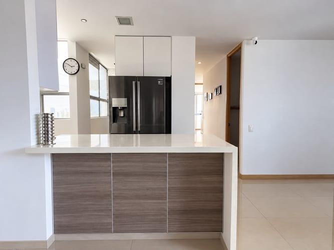 Apartamento de 3 alcobas en arriendo en El Poblado, Medellín, 108 m² · foto 4 de 11