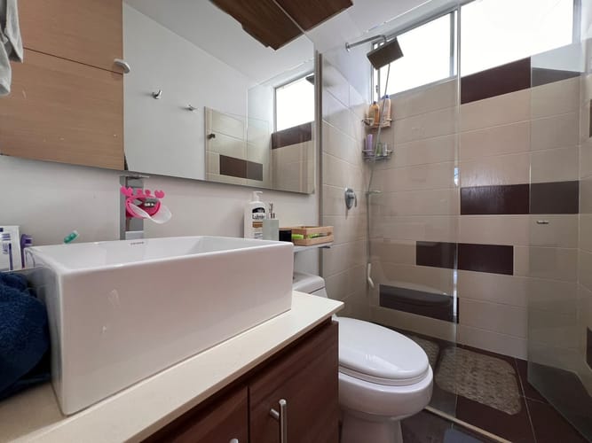 Apartamento de 3 alcobas en arriendo en El Poblado, Medellín, 108 m² · foto 11 de 11