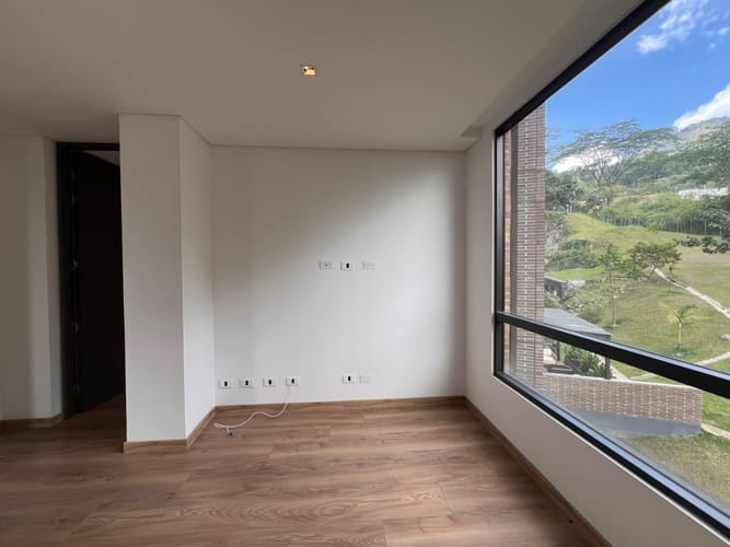 Apartamento de 3 alcobas en venta en El Poblado, Medellín, 143 m² · foto 7 de 15