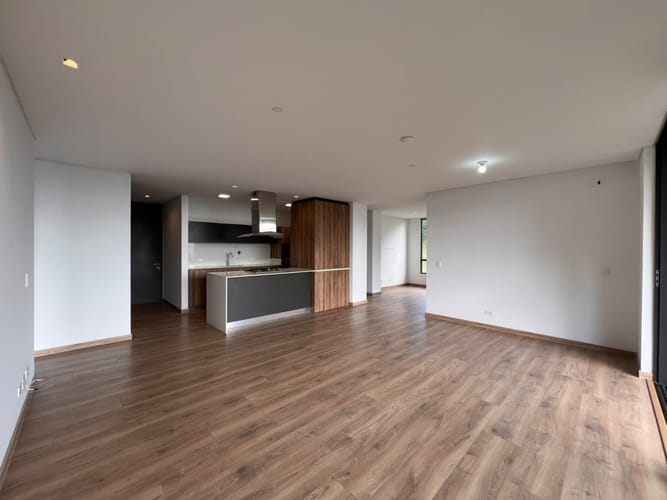 Apartamento de 3 alcobas en venta en El Poblado, Medellín, 143 m² · foto 4 de 15