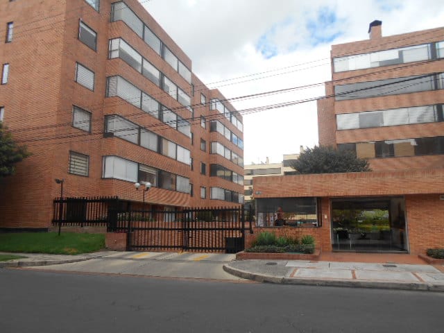 Apartamento de 1 alcoba en arriendo en Santa Barbara Central, Bogotá, 60 m² · foto 2 de 23