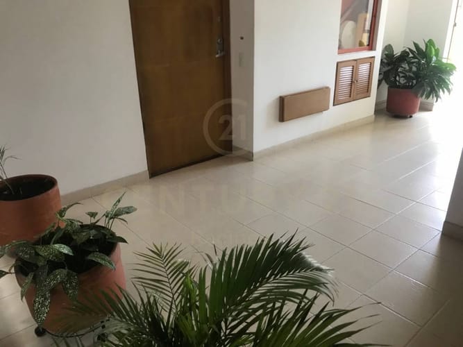 Apartamento de 2 alcobas en venta en Santa Rita, Cali, 68 m² · foto 2 de 13