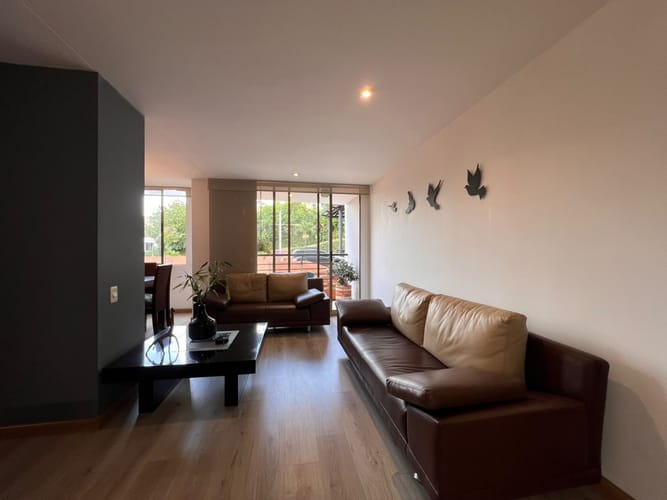 Apartamento de 2 alcobas en venta en El Poblado, Medellín, 82 m² · foto 2 de 12