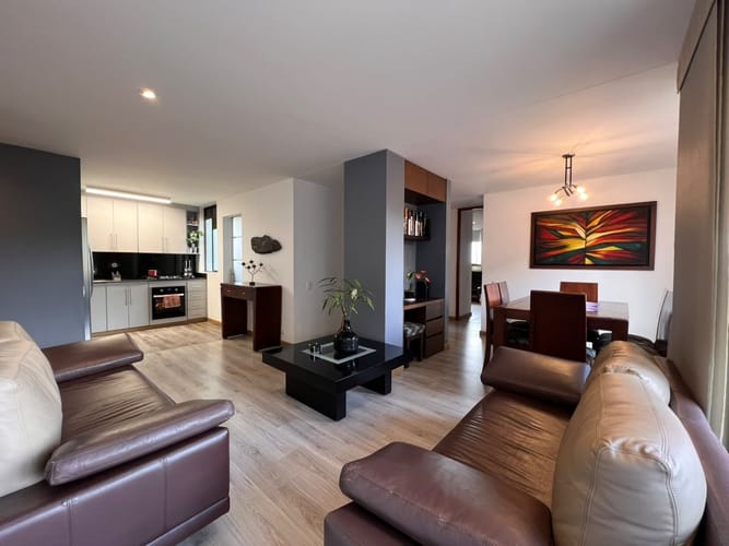 Apartamento de 2 alcobas en venta en El Poblado, Medellín, 82 m² · foto 3 de 12