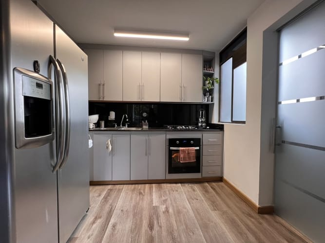 Apartamento de 2 alcobas en venta en El Poblado, Medellín, 82 m² · foto 4 de 12