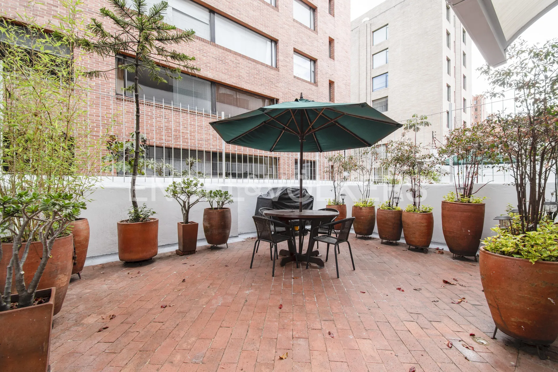 Apartamento en venta en Los Rosales, Bogotá · foto 9 de 10