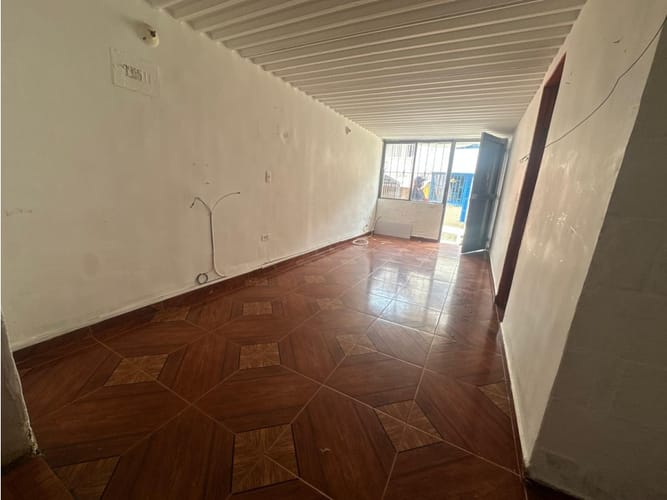 Casa de 3 alcobas en venta en Universal, Armenia, 49 m² · foto 2 de 13