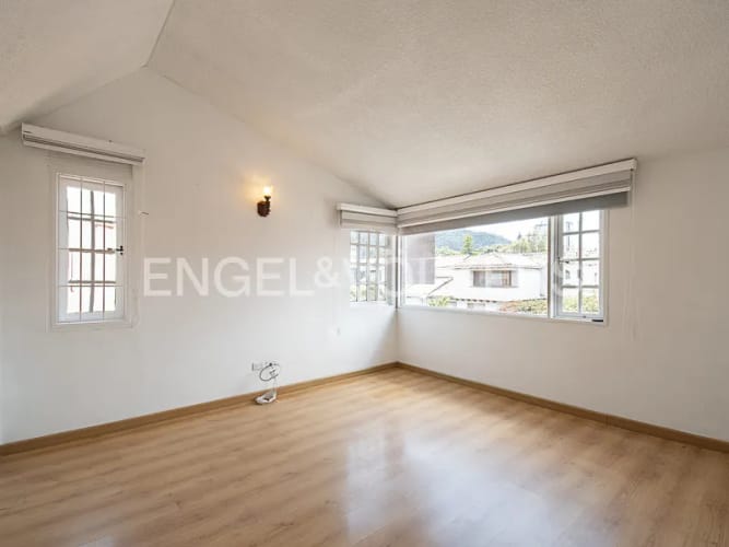 Casa de 4 alcobas en venta en Santa Paula, Bogotá, 240 m² · foto 8 de 14