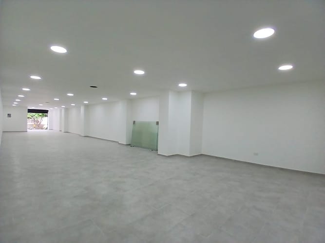Local en arriendo en Los Angeles, Medellín, 253 m² · foto 2 de 7