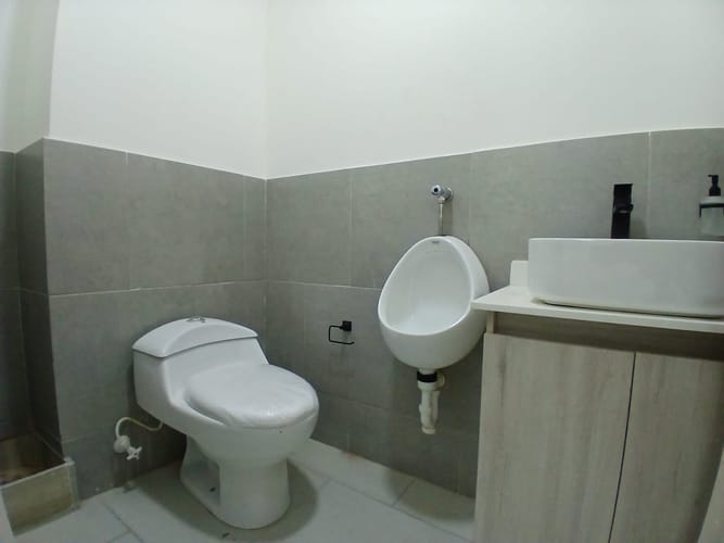 Local en arriendo en Los Angeles, Medellín, 253 m² · foto 6 de 7