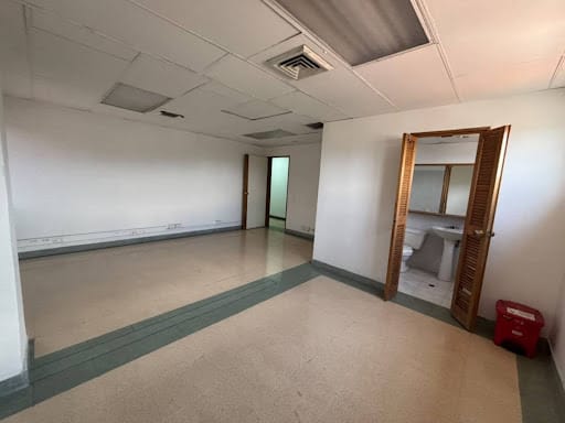 Consultorio en arriendo en Prado, Medellín, 33 m² · foto 3 de 6