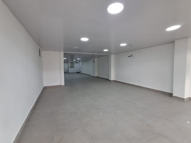 Local en arriendo en San Vicente, Cali, 200 m² · foto 2 de 16