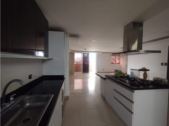Apartamento en venta en Prados Del Norte, Cali · foto 5 de 20
