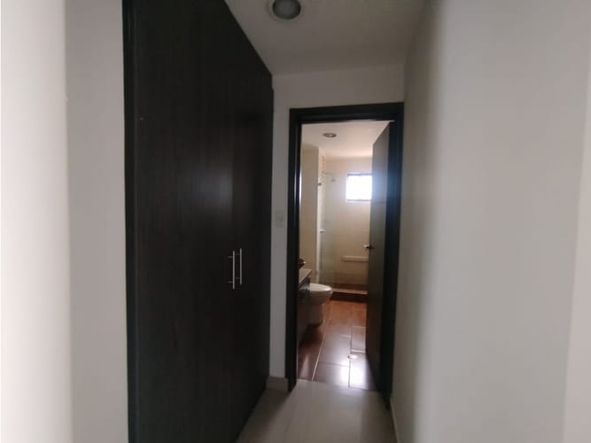 Apartamento en venta en Prados Del Norte, Cali · foto 8 de 20