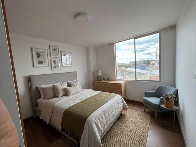 Apartamento de 4 alcobas en arriendo en Salitre Greco, Bogotá, 141 m² · foto 2 de 19