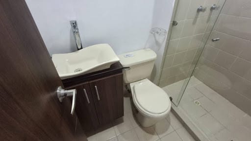Apartamento de 3 alcobas en arriendo en Loma De Los Bernal, Medellín, 83 m² · foto 12 de 14