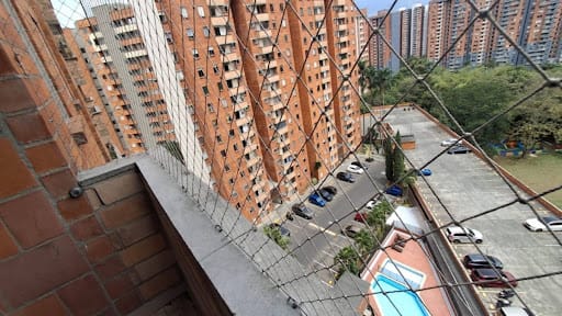 Apartamento de 3 alcobas en arriendo en Loma De Los Bernal, Medellín, 83 m² · foto 14 de 14