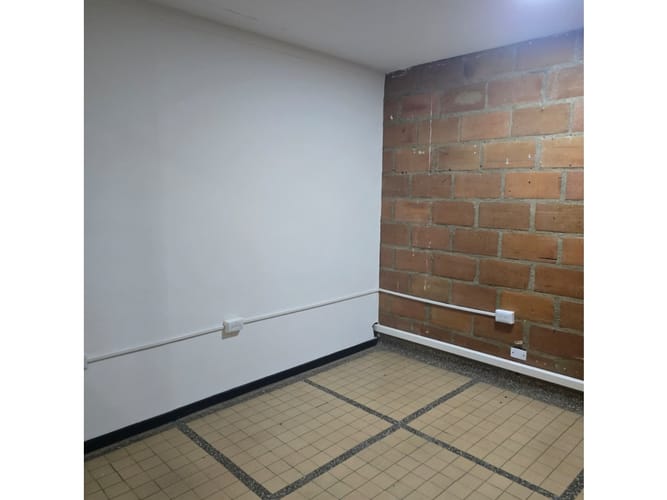 Bodega en arriendo en El Chagualo, Medellín, 500 m² · foto 7 de 10