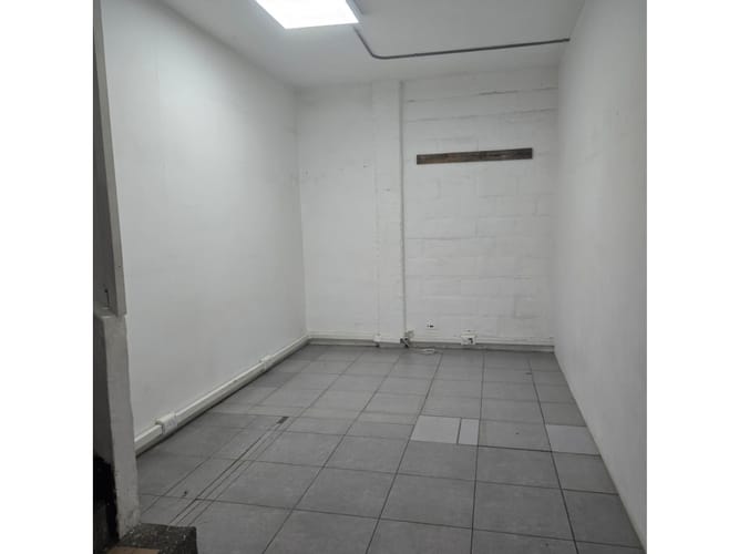 Bodega en arriendo en El Chagualo, Medellín, 500 m² · foto 10 de 10