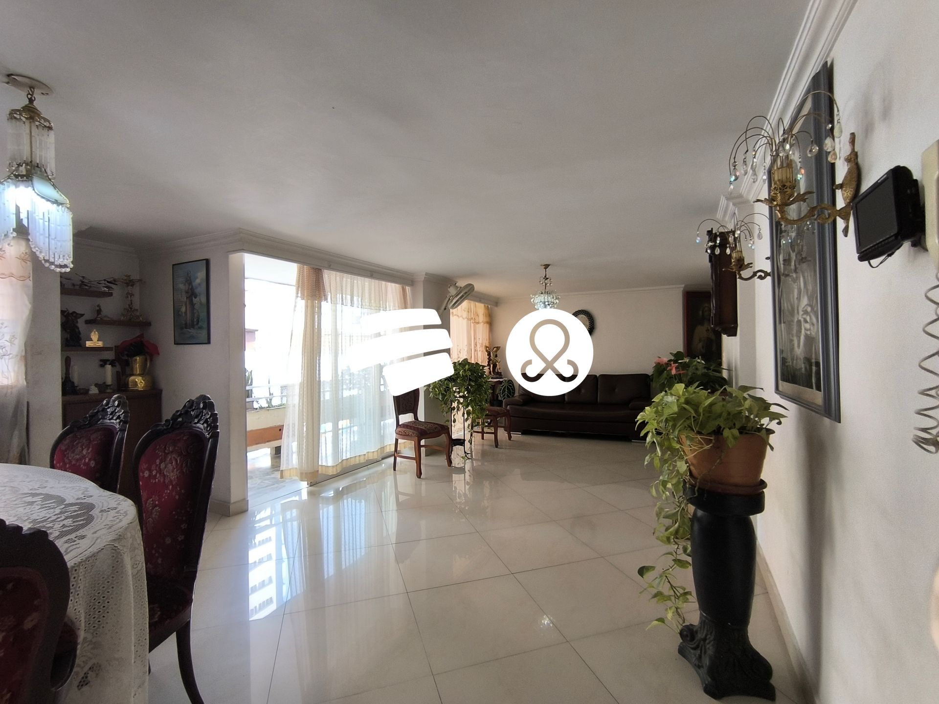 Apartamento en venta en La Candelaria, Medellín · foto 2 de 19