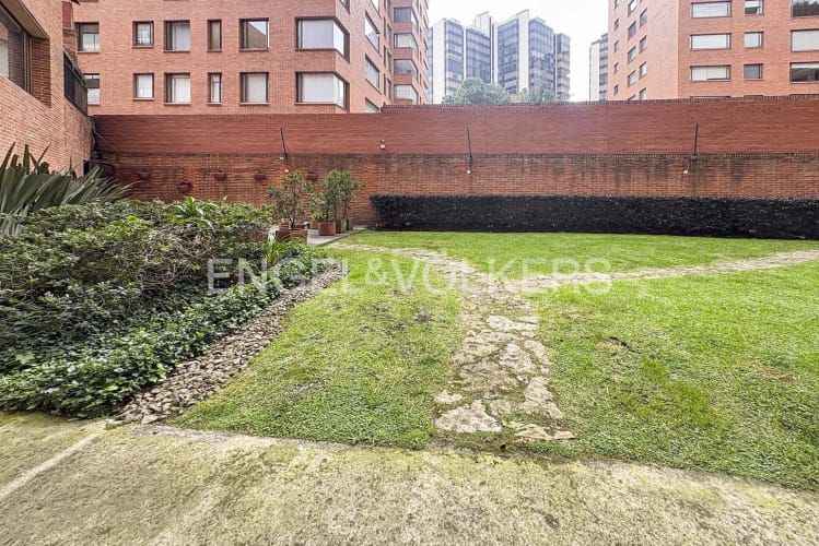 Apartamento de 4 alcobas en venta en La Carolina, Bogotá, 363 m² · foto 14 de 14