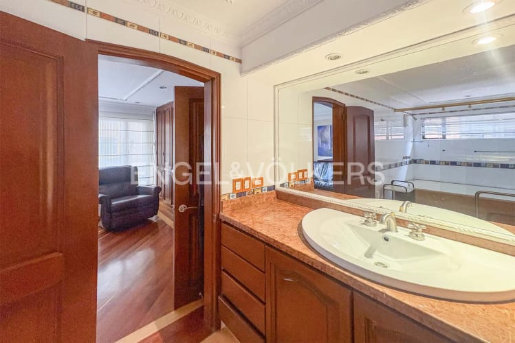 Apartamento de 4 alcobas en venta en La Carolina, Bogotá, 363 m² · foto 12 de 14