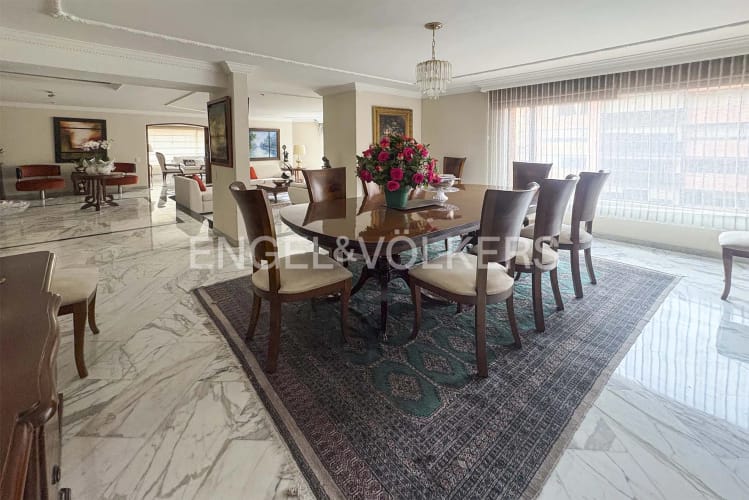 Apartamento de 4 alcobas en venta en La Carolina, Bogotá, 363 m² · foto 3 de 14