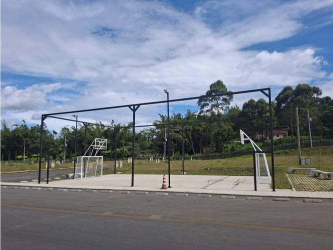 Lote en venta en Alcaravanes, Marinilla, 90 m² · foto 2 de 5