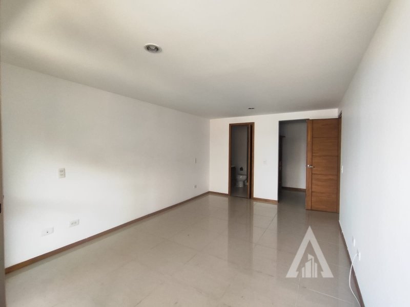 3BR Apartment in Las Lomitas (90 m²) - 3