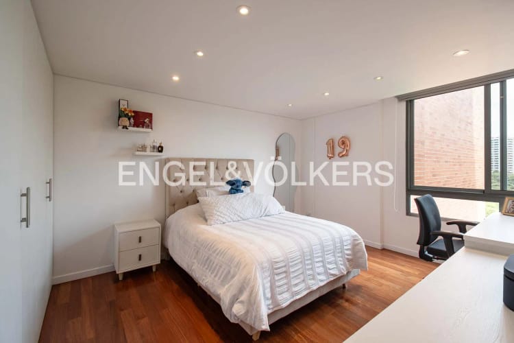 Apartamento de 3 alcobas en venta en Lagos De Cordoba, Bogotá, 178 m² · foto 19 de 24