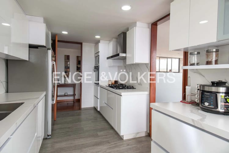 Apartamento de 3 alcobas en venta en Lagos De Cordoba, Bogotá, 178 m² · foto 8 de 24