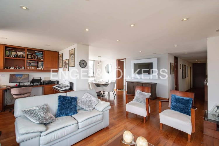 Apartamento de 3 alcobas en venta en Lagos De Cordoba, Bogotá, 178 m² · foto 2 de 24