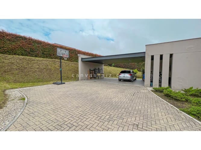 Casa de 6 alcobas en venta en Las Palmas, Rionegro, 526 m² · foto 13 de 16
