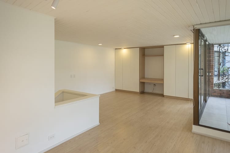 Apartamento de 3 alcobas en venta en Los Rosales, Bogotá, 200 m² · foto 22 de 24