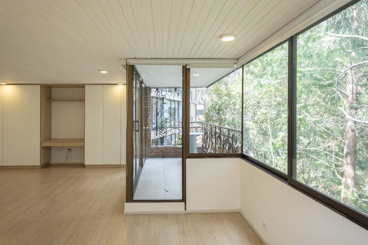 Apartamento de 3 alcobas en venta en Los Rosales, Bogotá, 200 m² · foto 23 de 24