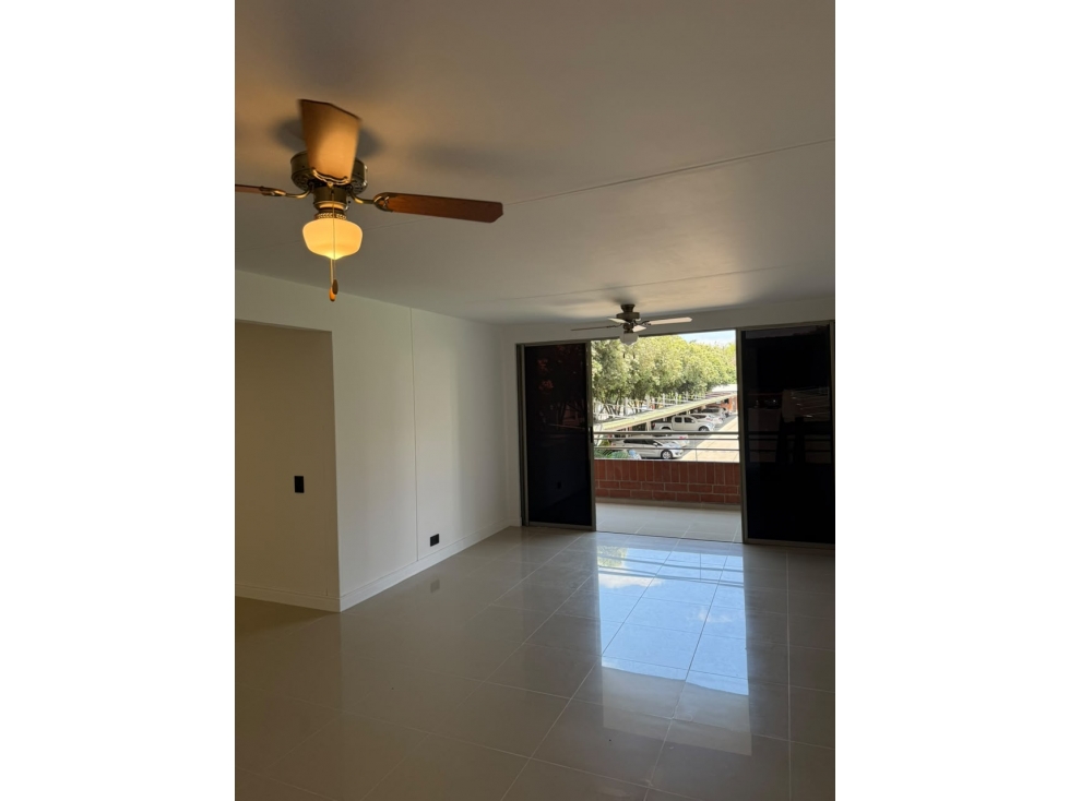 Apartamento de 4 habitaciones en venta en La Hacienda, Cali — imagen 1 de 22