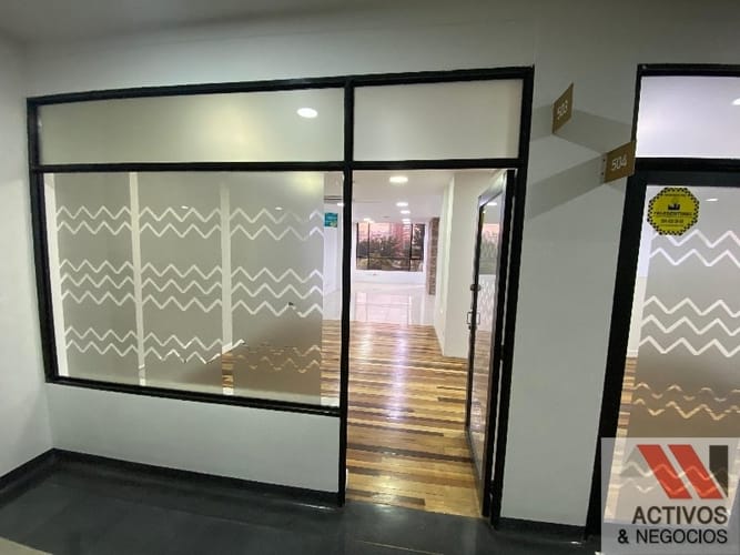 Oficina en arriendo en La Aguacatala, Medellín, 138 m² · foto 5 de 13