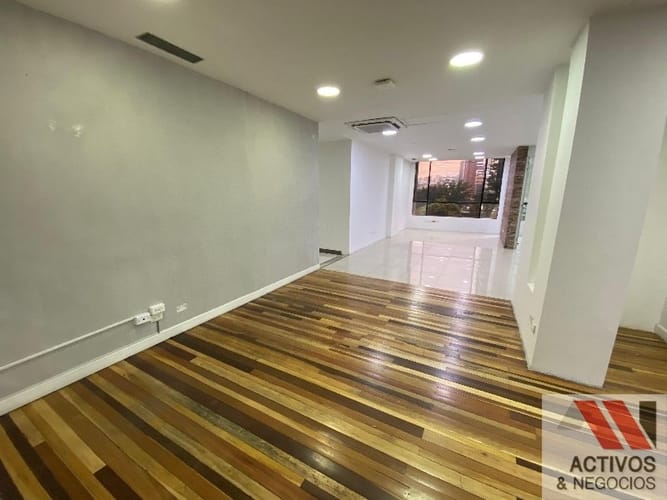 Oficina en arriendo en La Aguacatala, Medellín, 138 m² · foto 7 de 13