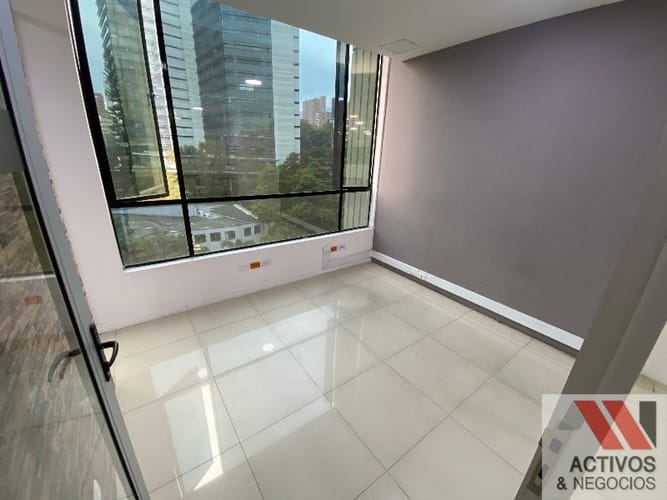 Oficina en arriendo en La Aguacatala, Medellín, 138 m² · foto 13 de 13