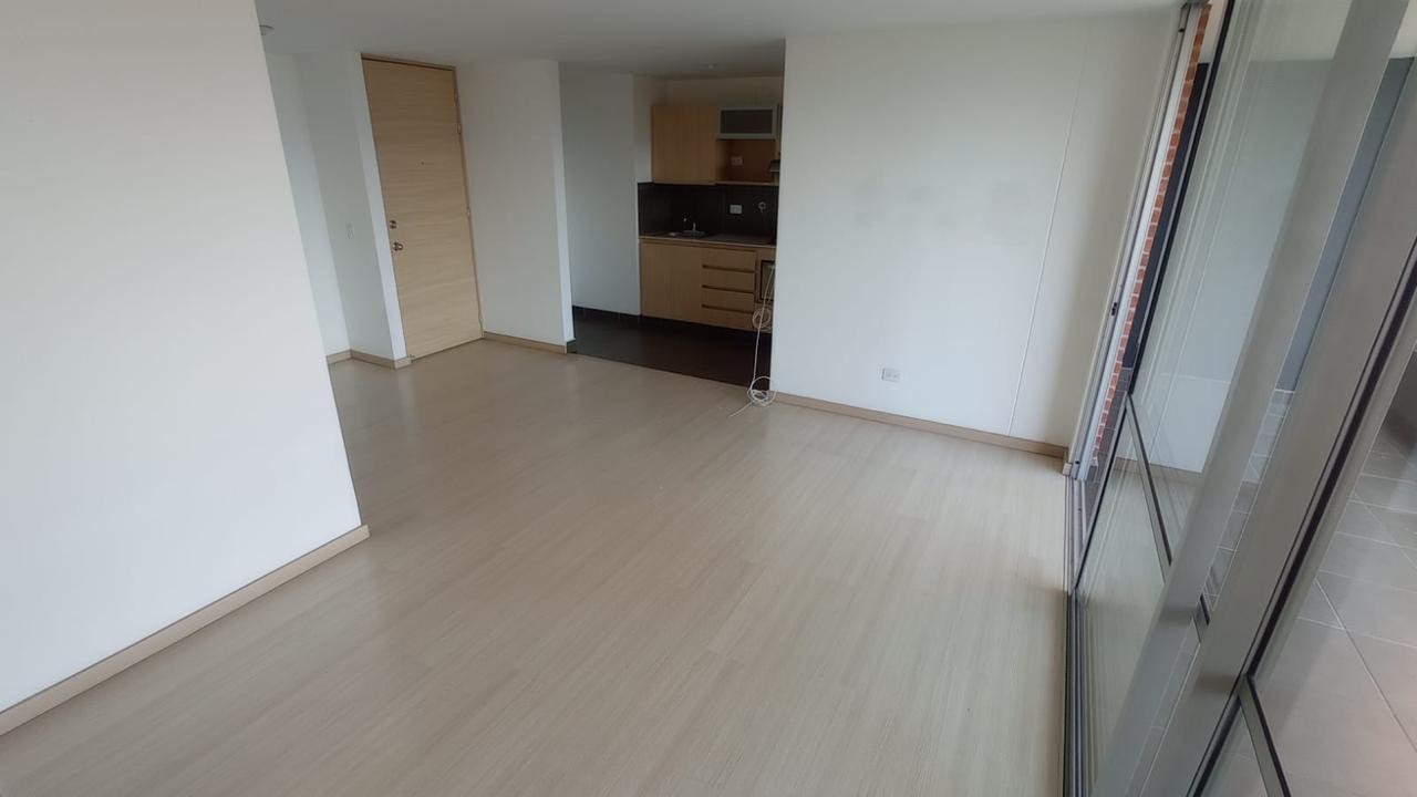 Apartamento en arriendo en El Esmeraldal, Envigado · foto 2 de 24