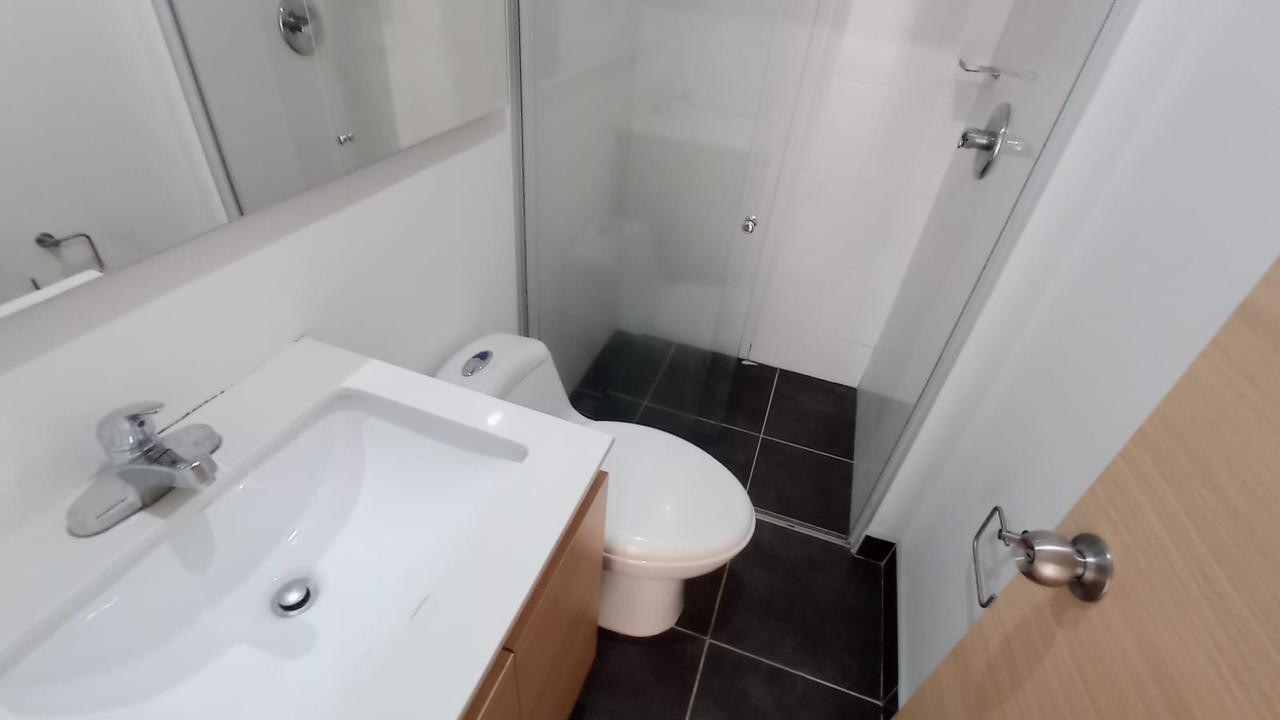 Apartamento en arriendo en El Esmeraldal, Envigado · foto 16 de 24