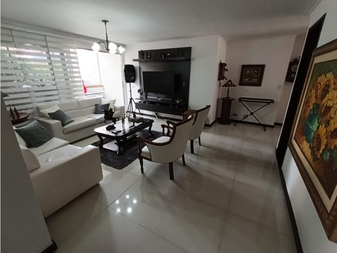 Apartamento de 3 alcobas en venta en Bolivariana, Medellín, 144 m² · foto 2 de 11