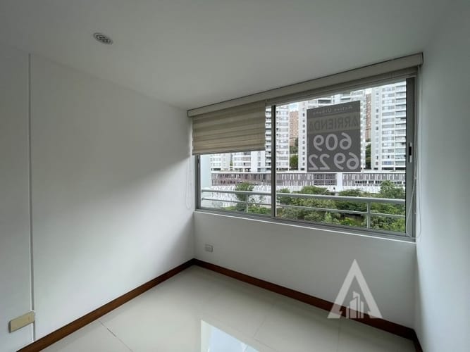 Apartamento de 3 alcobas en arriendo en Loma Del Indio, Medellín, 70 m² · foto 3 de 10