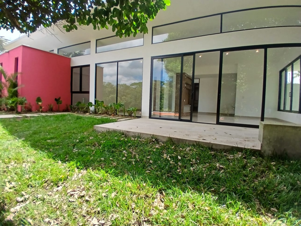 Casa en venta en Cerritos, Pereira · foto 2 de 24