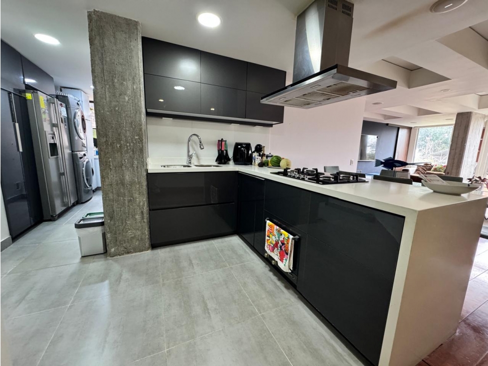 Apartamento en venta en Los Rosales, Bogotá · foto 9 de 16