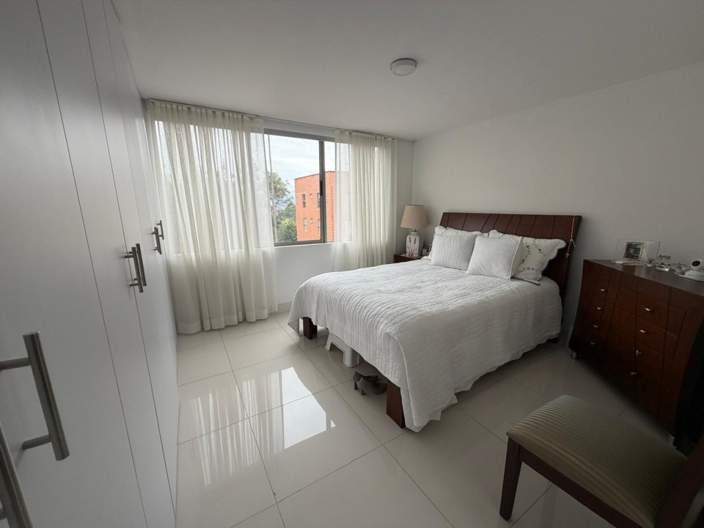 Apartamento en venta en Loma Del Escobero, Envigado · foto 8 de 21