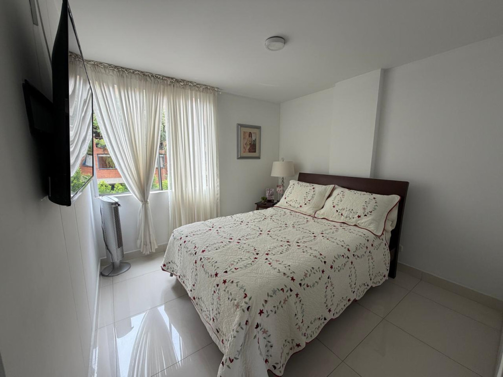Apartamento en venta en Loma Del Escobero, Envigado · foto 11 de 21