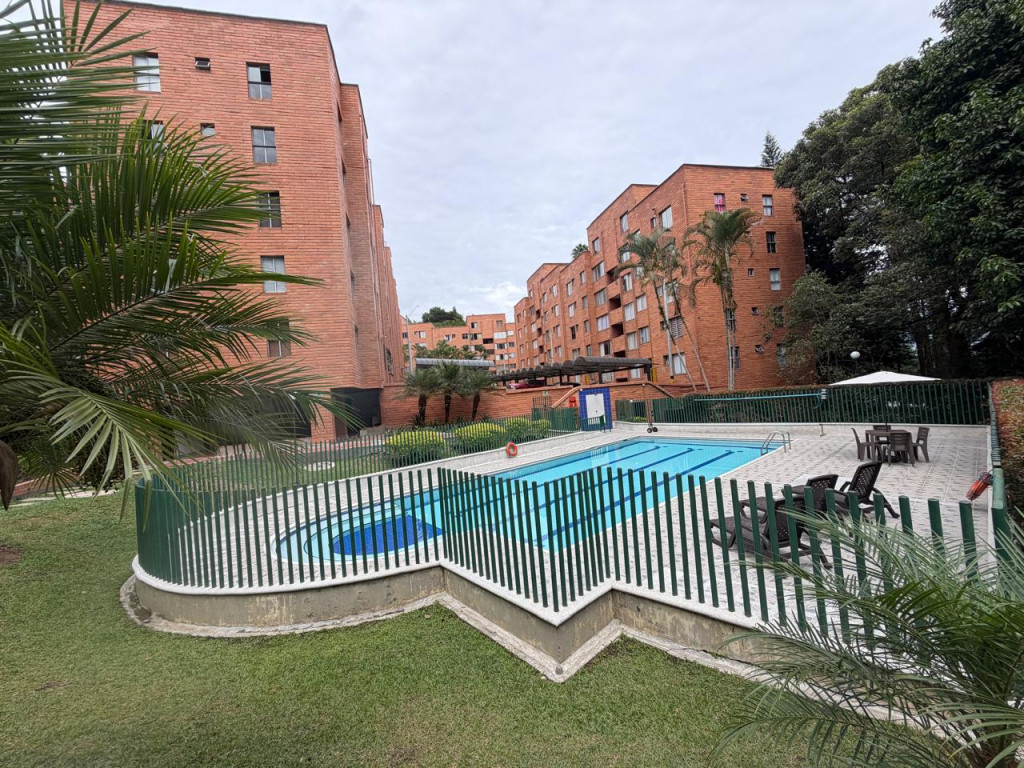 Apartamento en venta en Loma Del Escobero, Envigado · foto 16 de 21