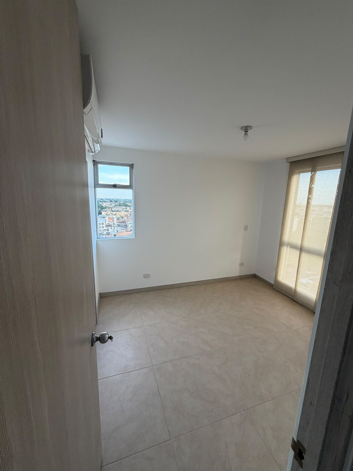 Apartamento en arriendo en Los Cambulos, Cali · foto 5 de 6